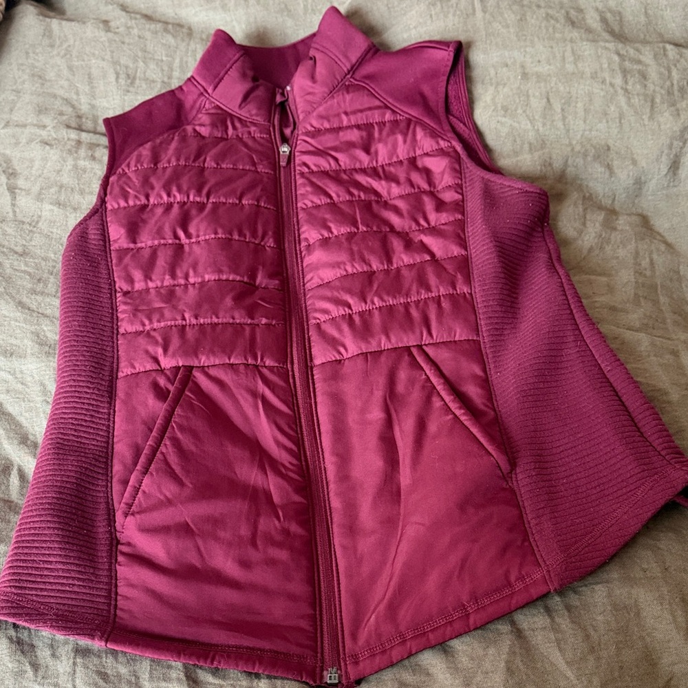Tek Gear Women’s vest zip up medium berry red pink polyester spandex fitted